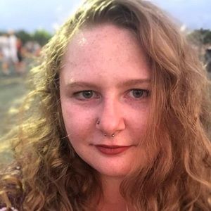 Meet your Posher, Caitlen